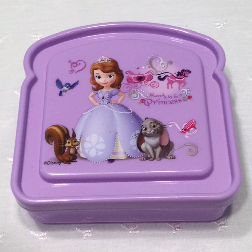 Disney Plastic Sandwich Holder Ready to be a Princess Lavender​